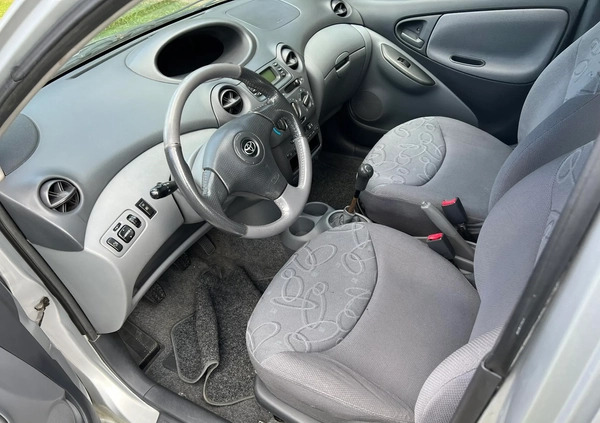 Toyota Yaris cena 5999 przebieg: 212121, rok produkcji 2000 z Rzeszów małe 631
